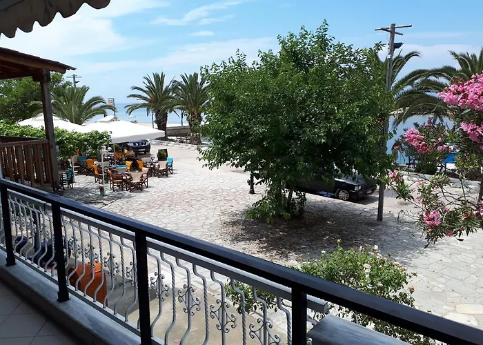 Popi 's * Skala Sotiros